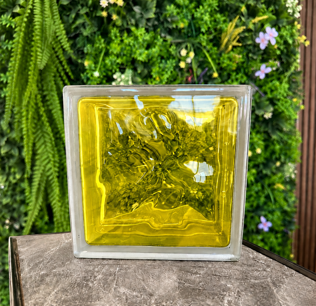 Glass block / BRILLY YELLOW 1919/8 WAVE